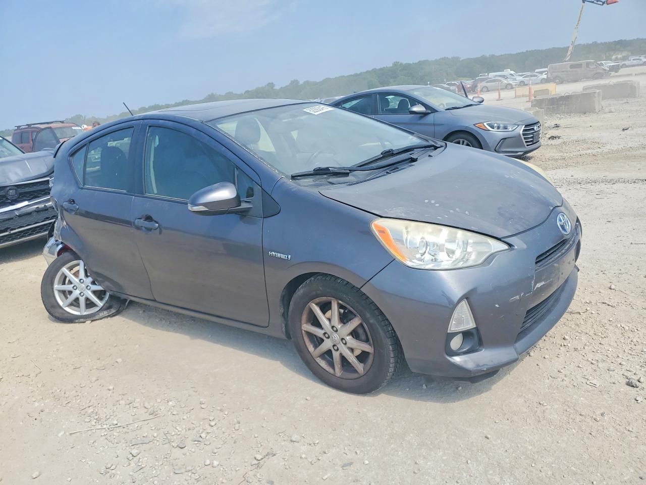 2013 Toyota Prius C Four - Фото 4