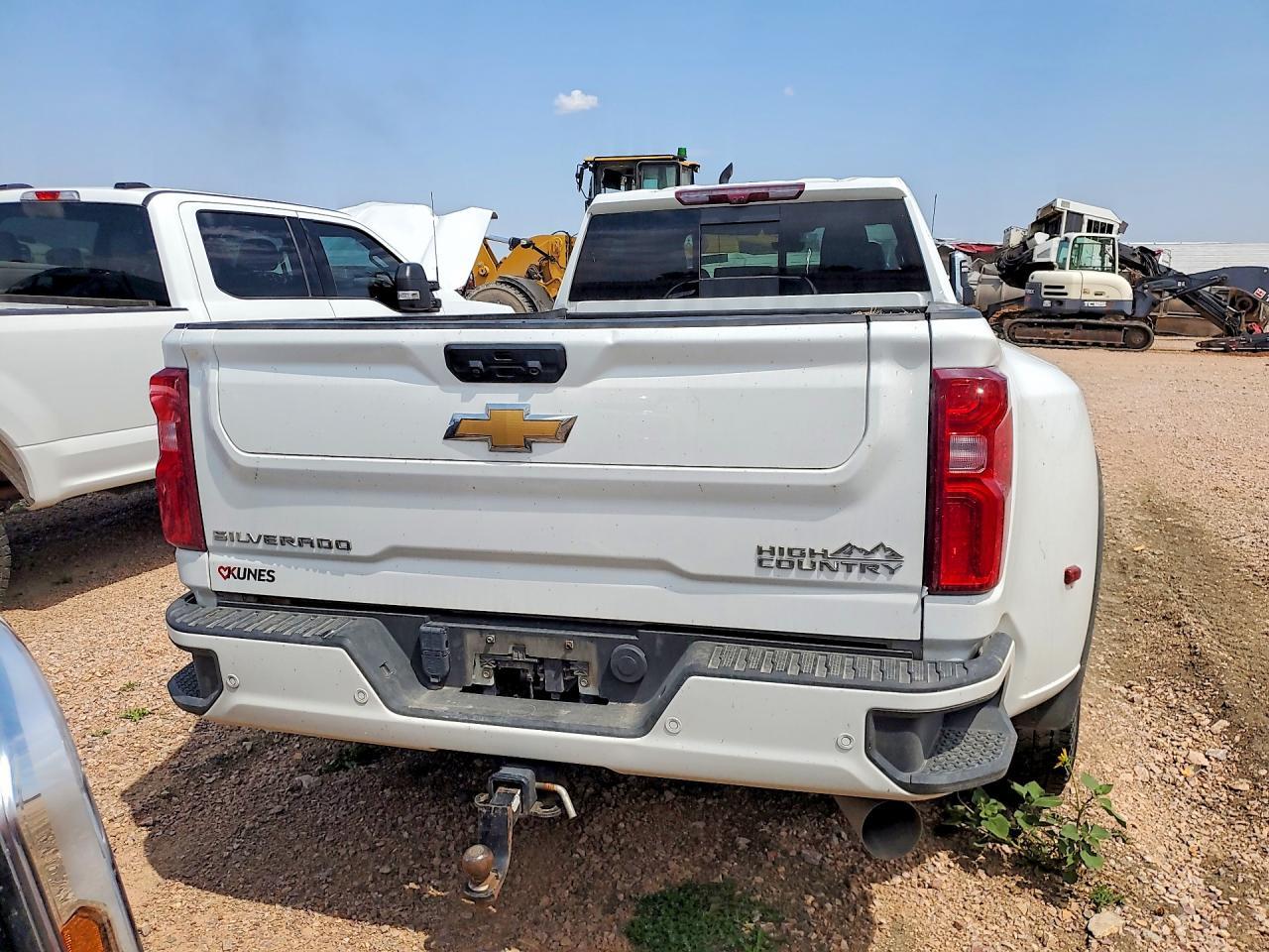 2022 Chevrolet Silverado K3500 High Country - Фото 6