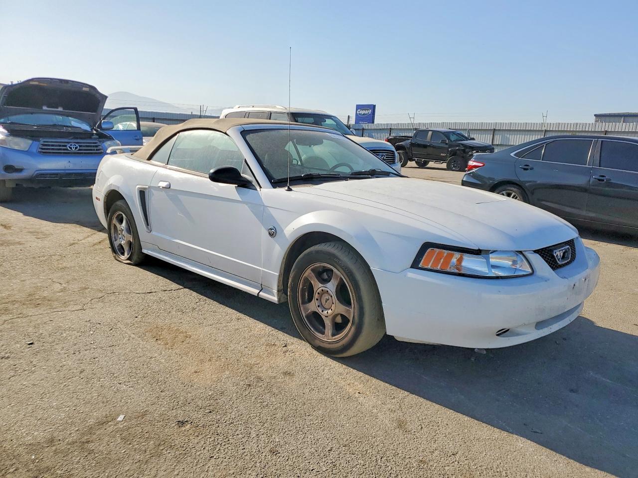 2004 Ford Mustang - Image 4