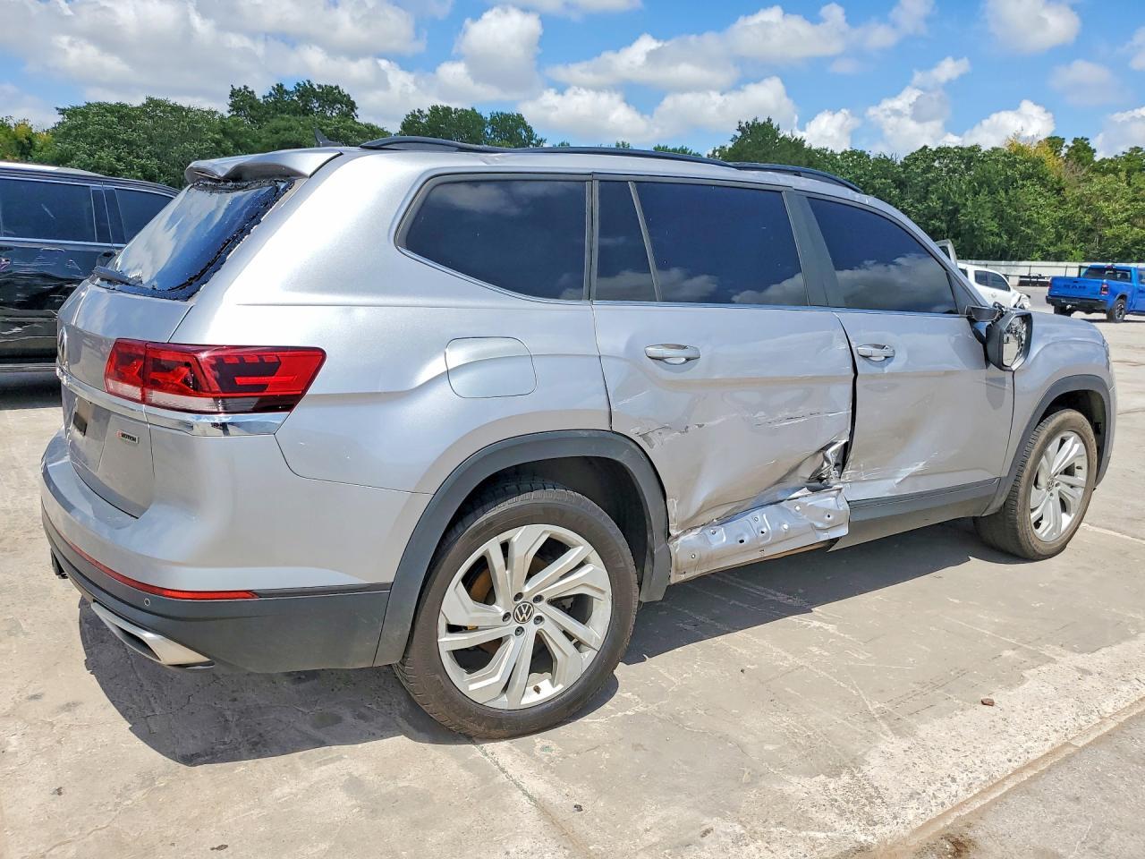 2022 Volkswagen Atlas Se - Фото 3