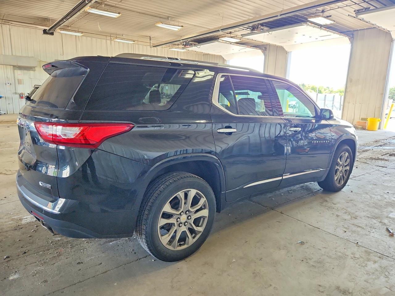 2018 Chevrolet Traverse Premier - Фото 3