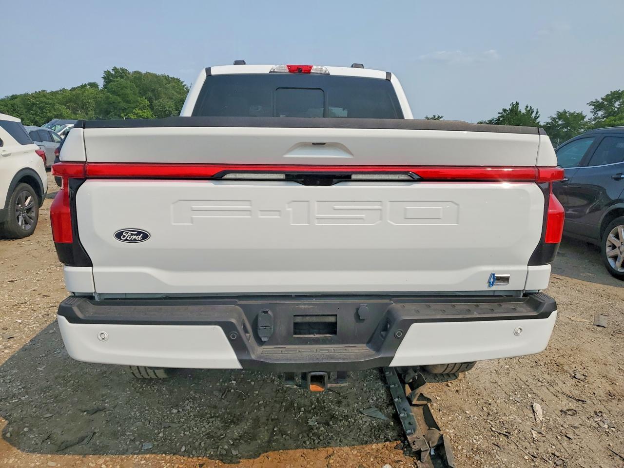 2025 Ford F150 Lightning Lariat - Image 6