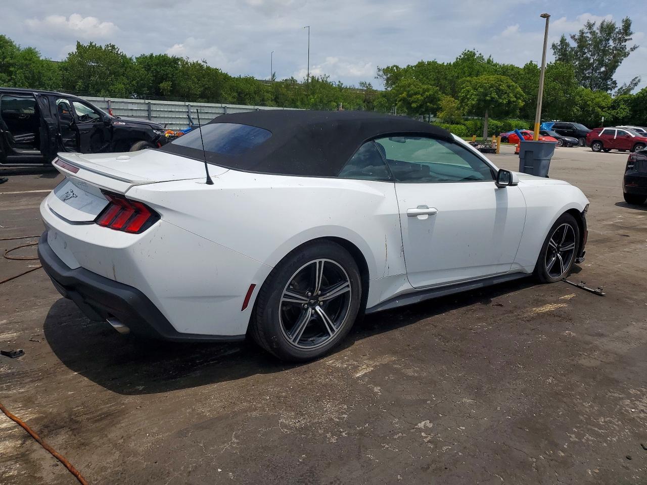 2024 Ford Mustang - Image 3