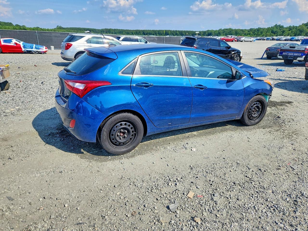 2016 Hyundai Elantra Gt Base - Image 3