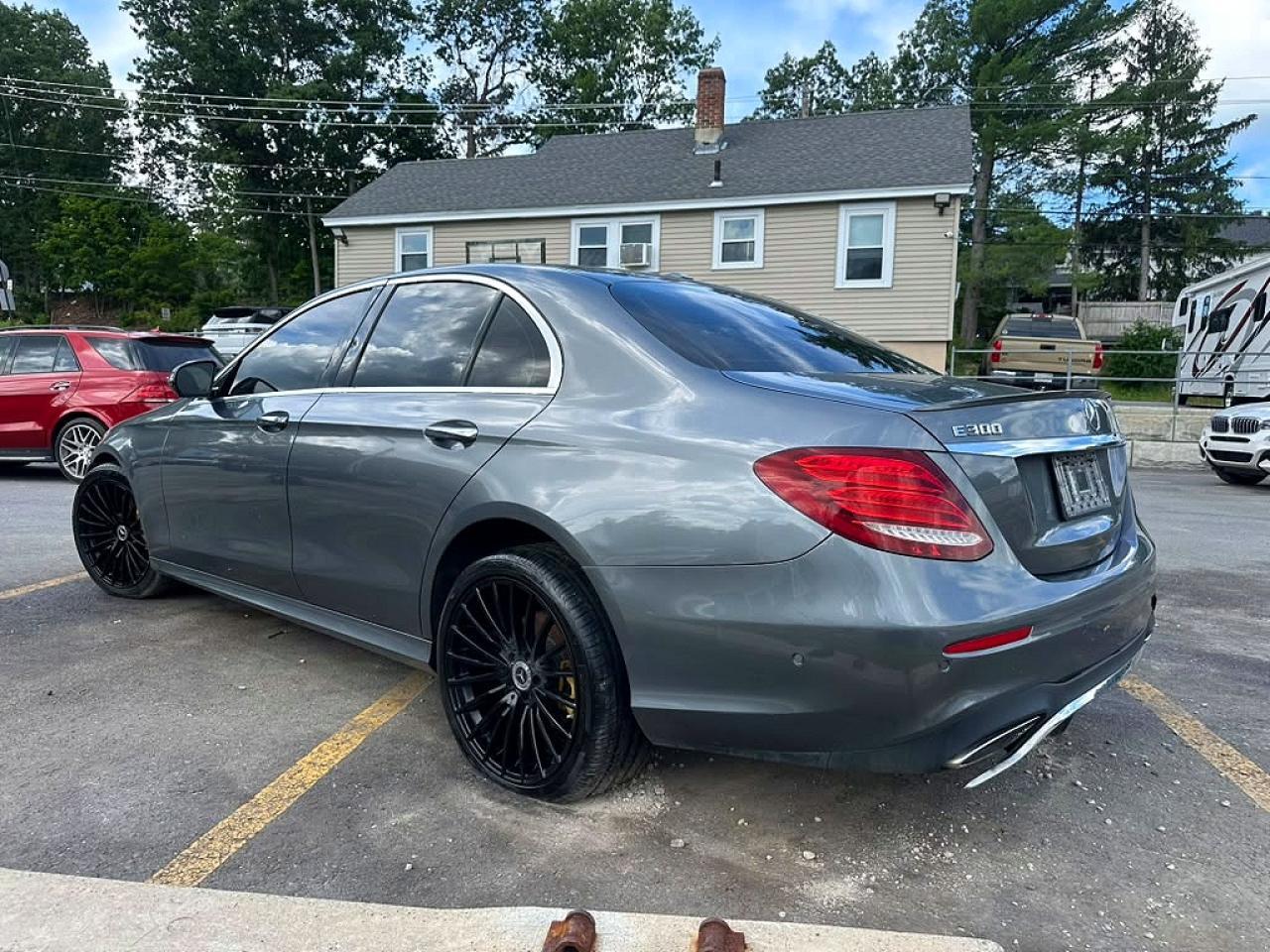 2017 Mercedes-Benz E 300 4Matic - Фото 2