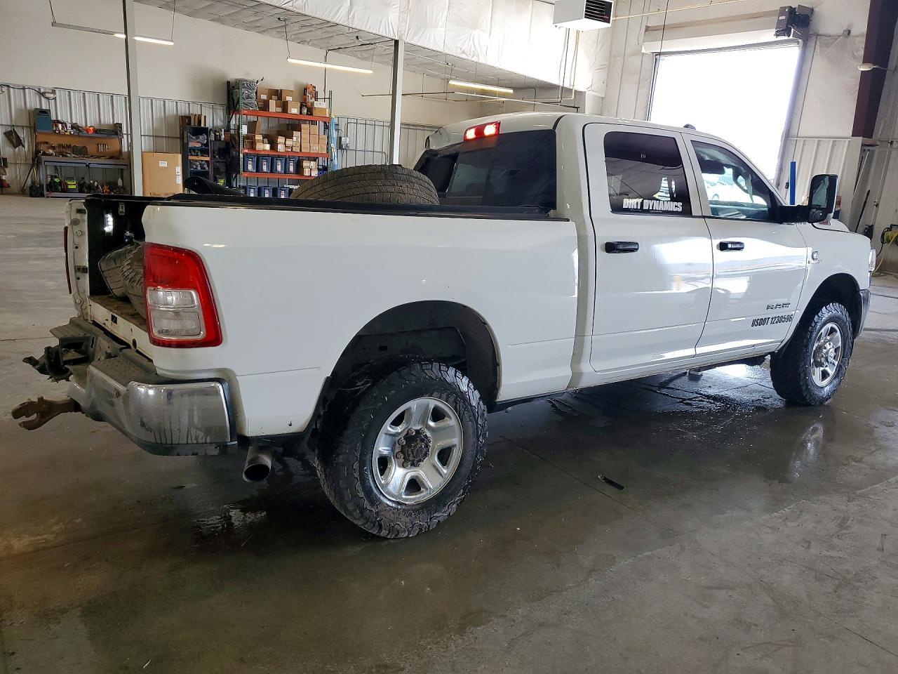 2022 Ram 2500 Tradesman - Фото 3
