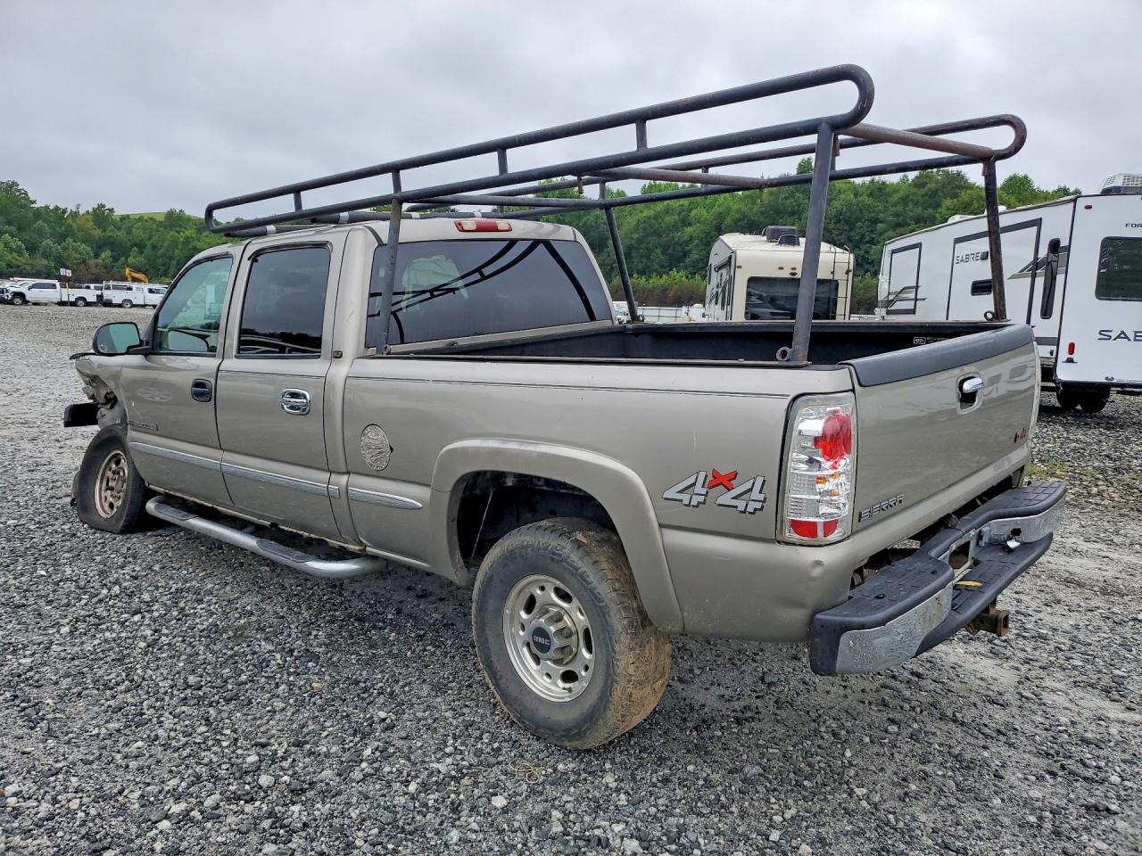 2001 GMC Sierra K2500 Heavy Duty - Image 2