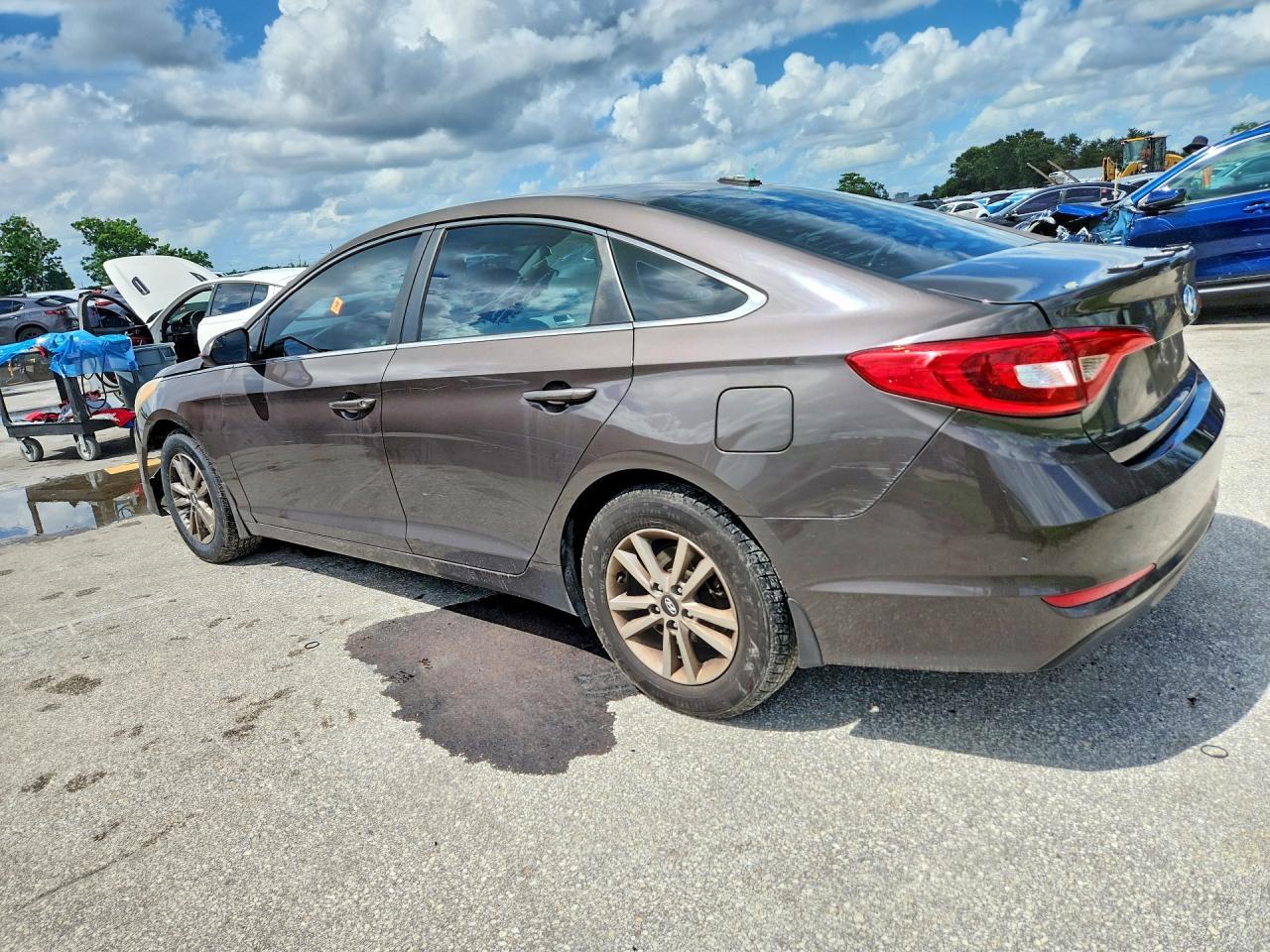 2017 Hyundai Sonata Se - Image 2