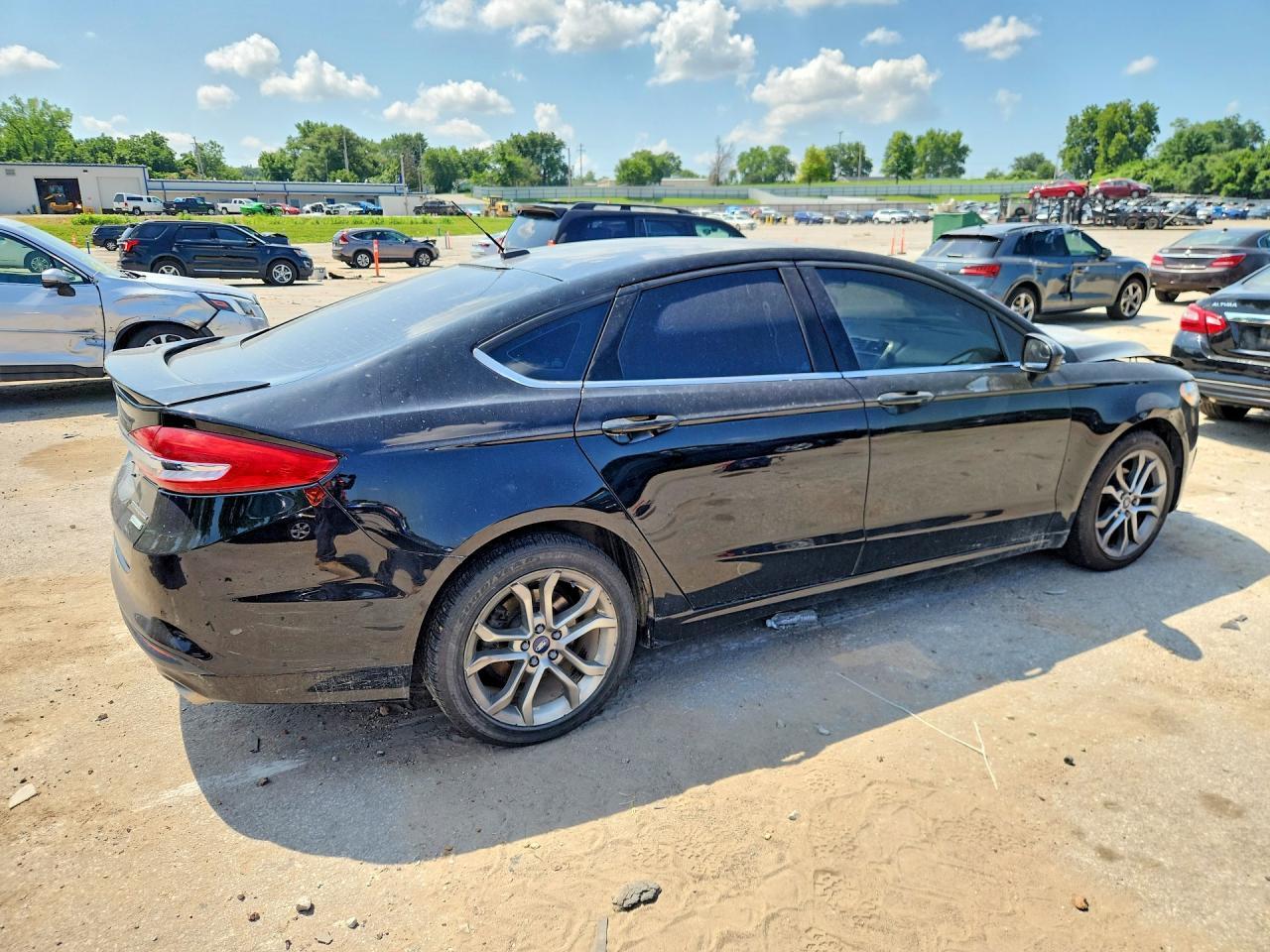 2017 Ford Fusion Se - Фото 3