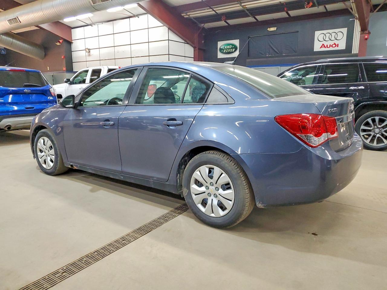 2013 Chevrolet Cruze Ls - Image 2