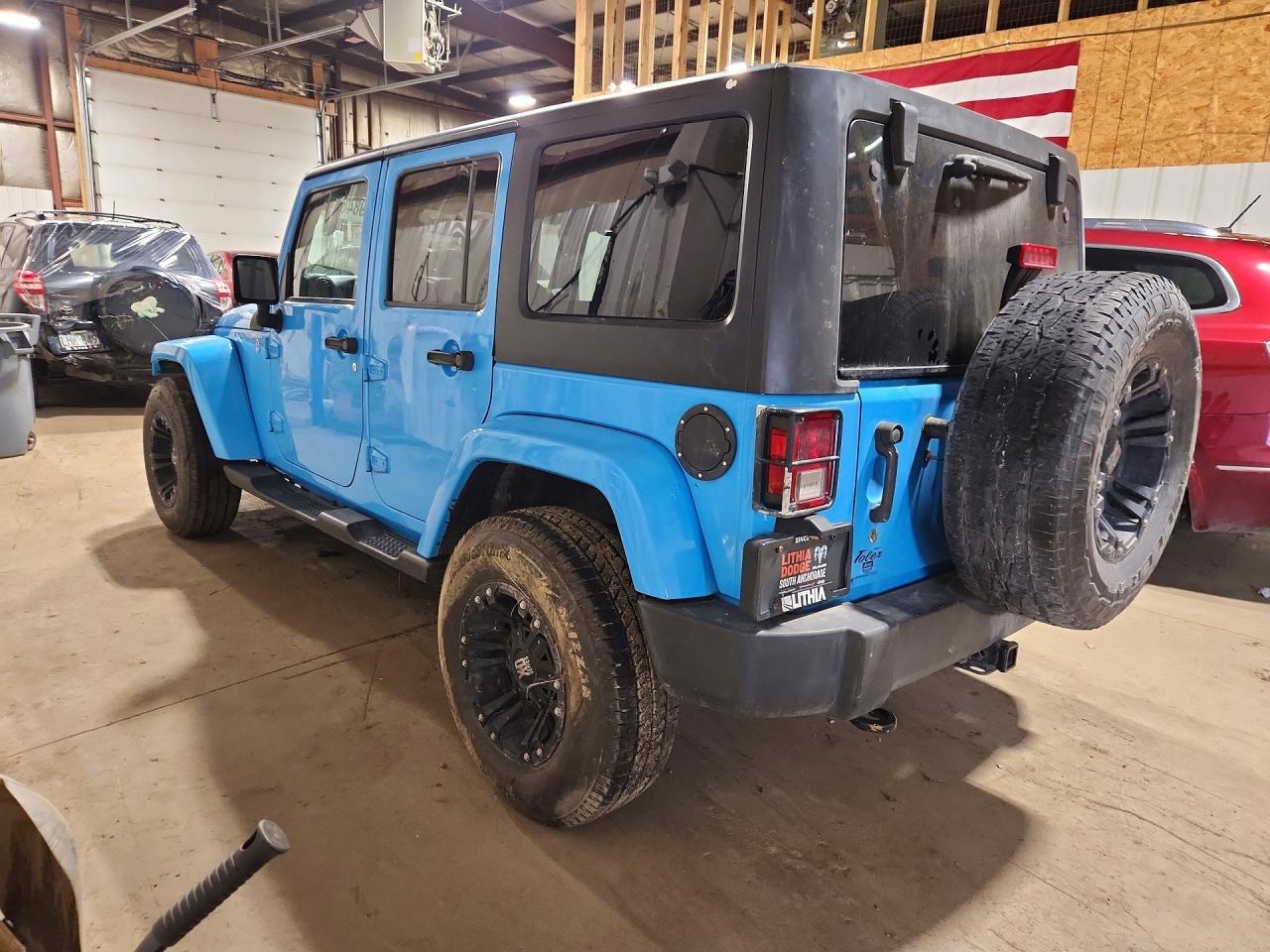 2017 Jeep Wrangler Unlimited Sahara - Image 2