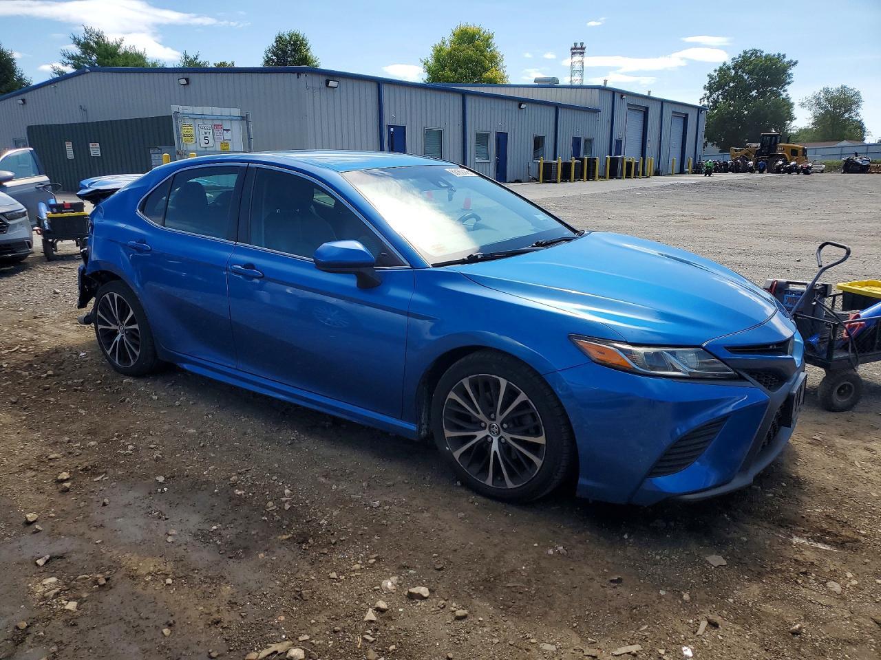 2018 Toyota Camry Se - Image 4
