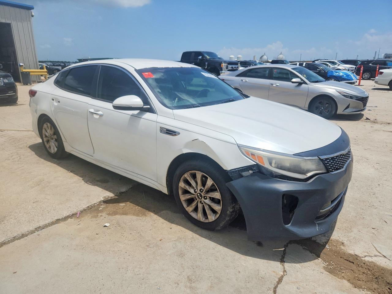 2018 Kia Optima S - Image 4