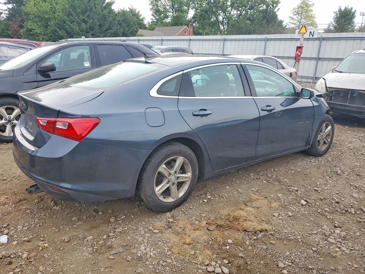 2020 Chevrolet Malibu Ls - Image 3