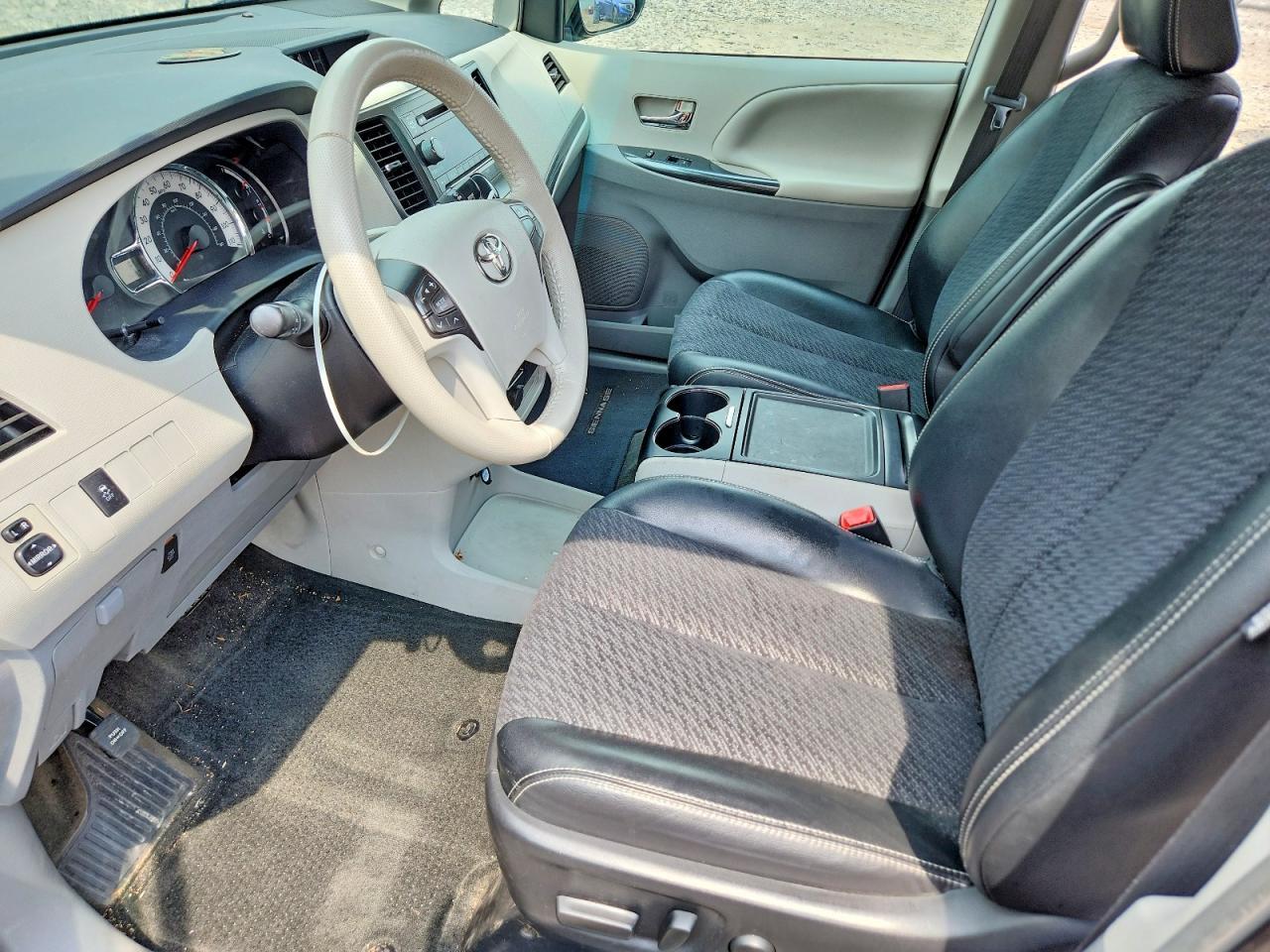 2013 Toyota Sienna Sport - Image 7