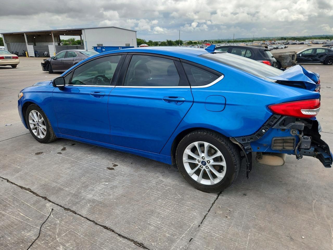 2020 Ford Fusion Se - Фото 2
