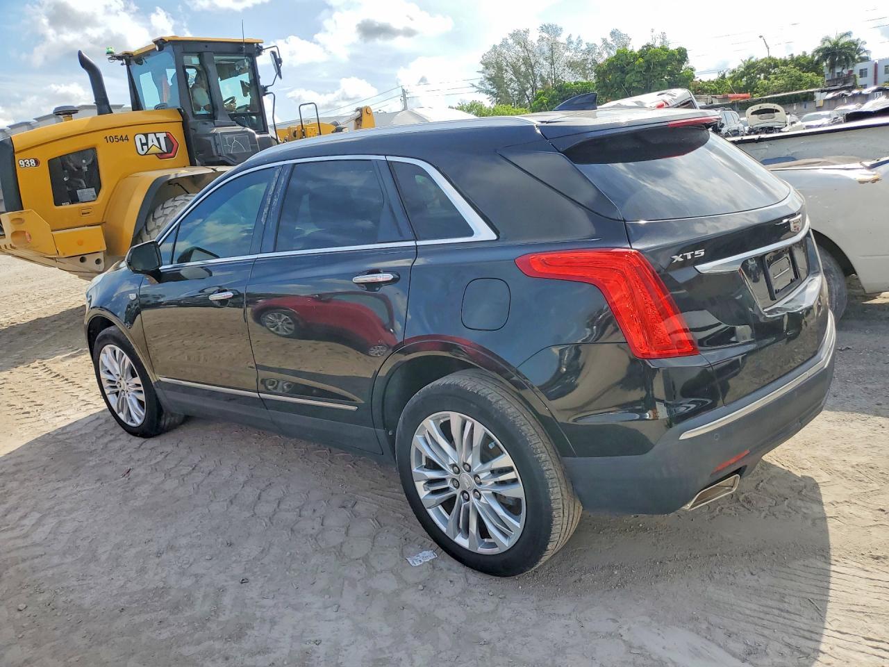 2017 Cadillac Xt5 Premium Luxury - Фото 2
