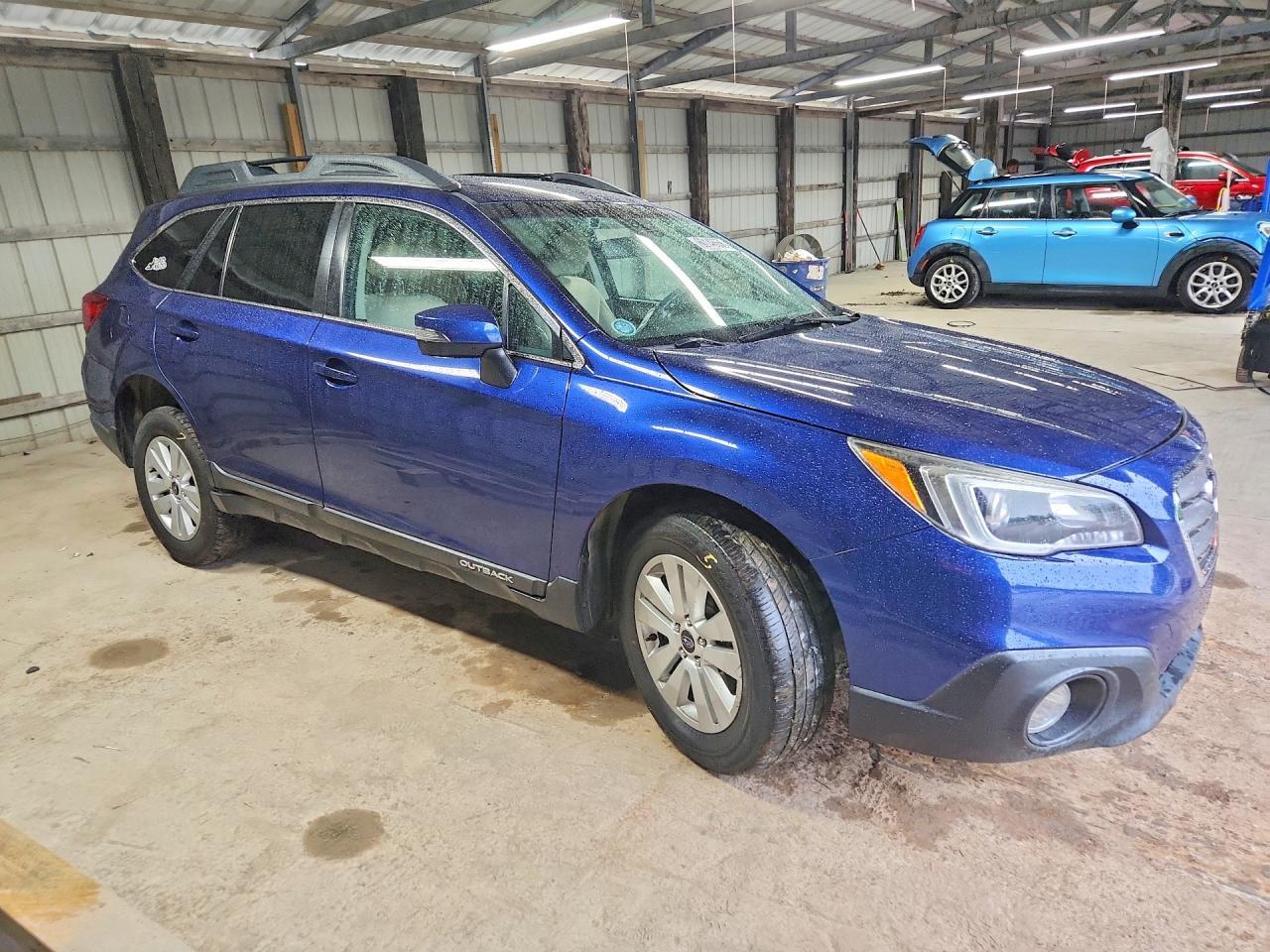 2017 Subaru Outback 2.5I Premium - Image 4