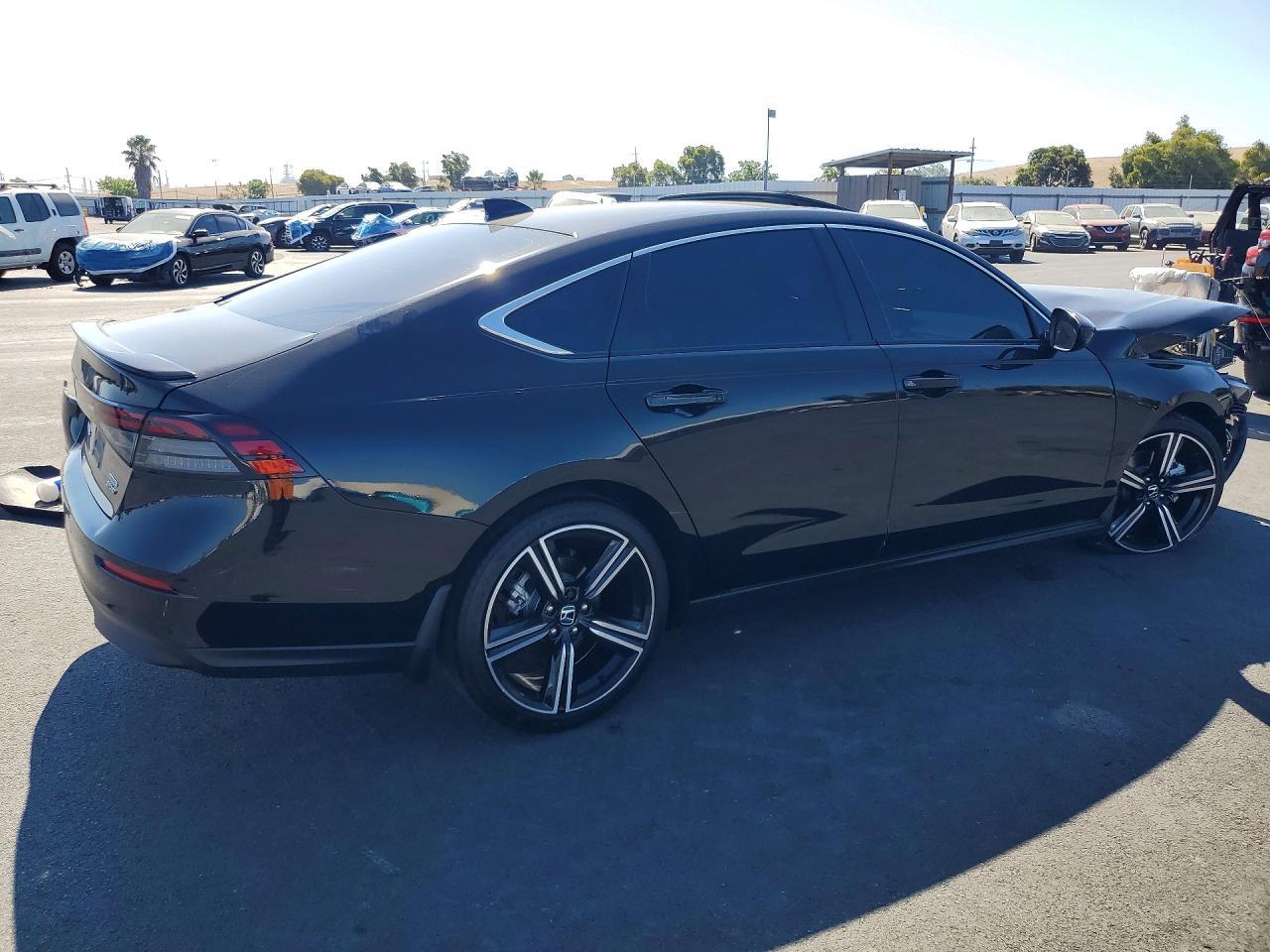 2023 Honda Accord Hybrid Sport - Image 3