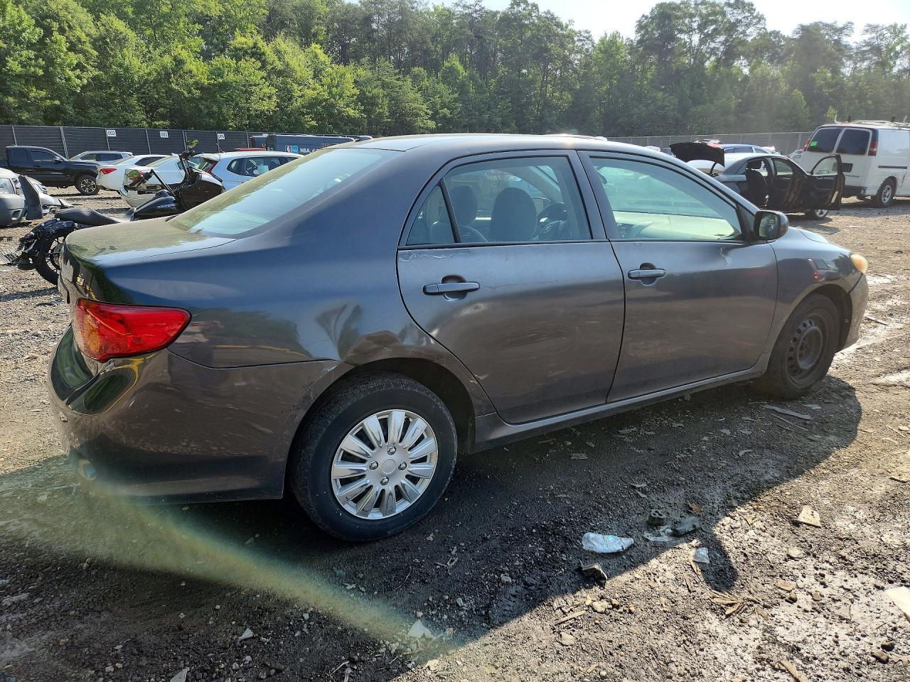 2010 Toyota Corolla Le - Image 3