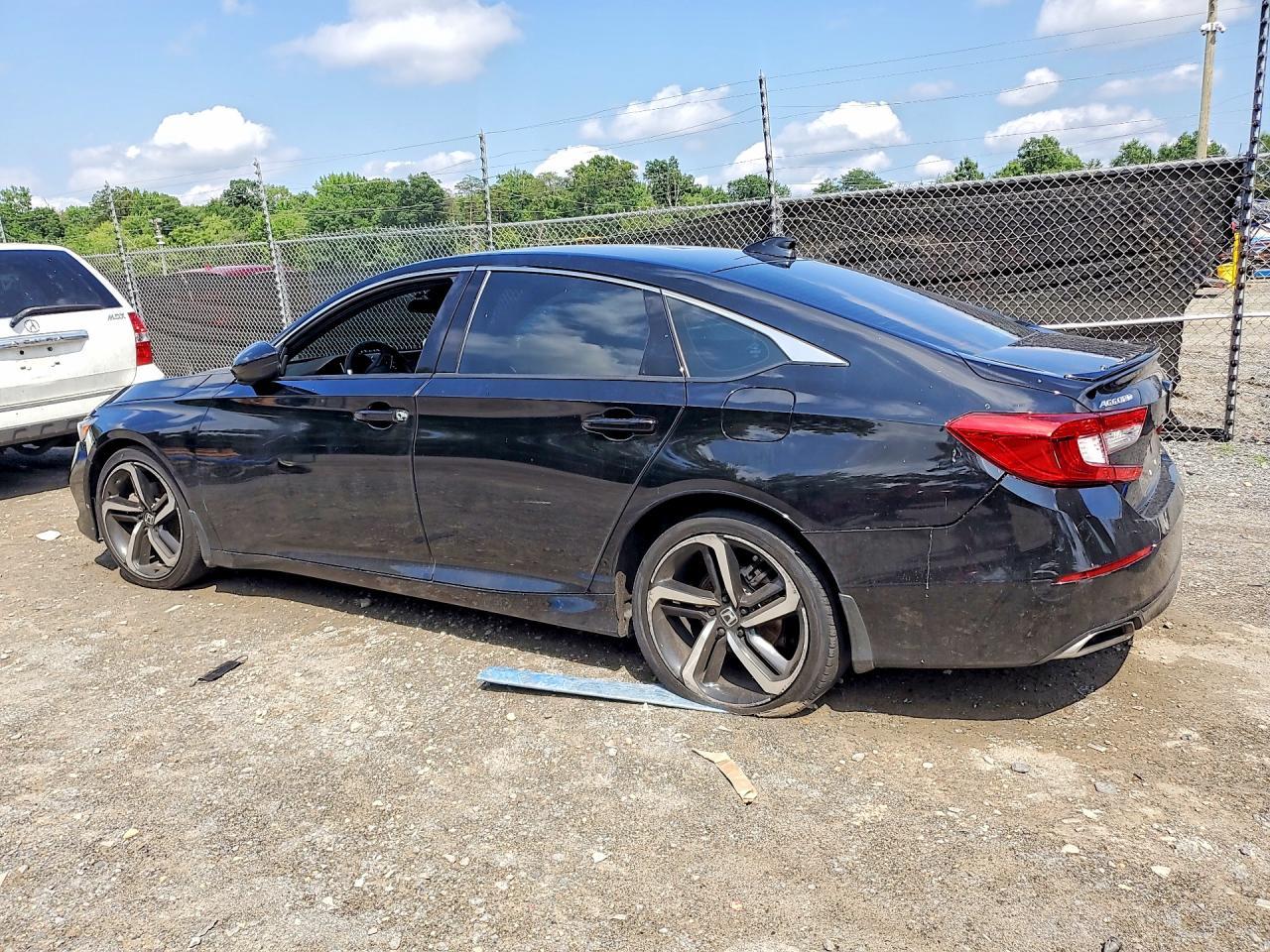 2022 Honda Accord Sport - Фото 2