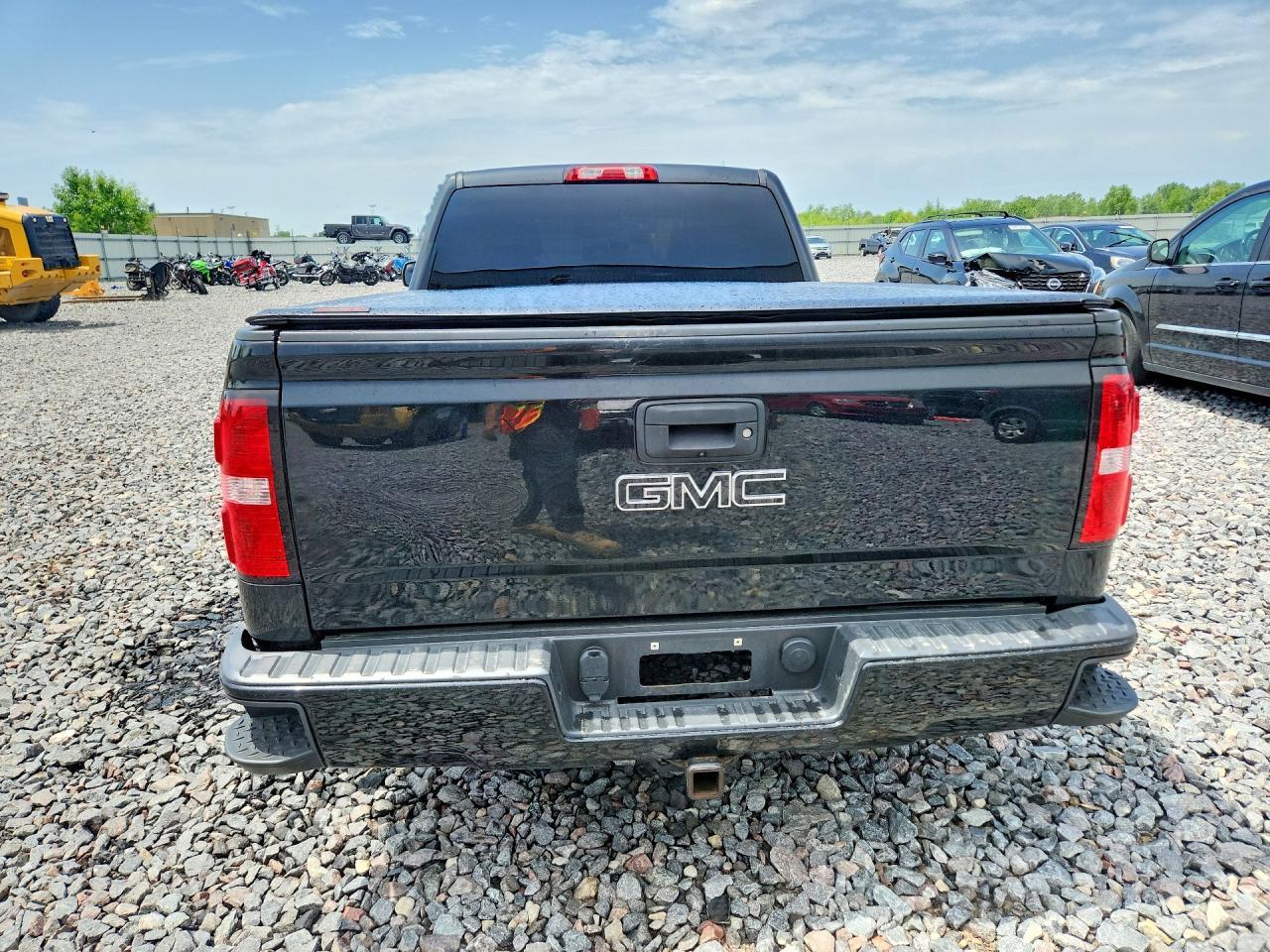 2017 GMC Sierra K1500 - Image 6