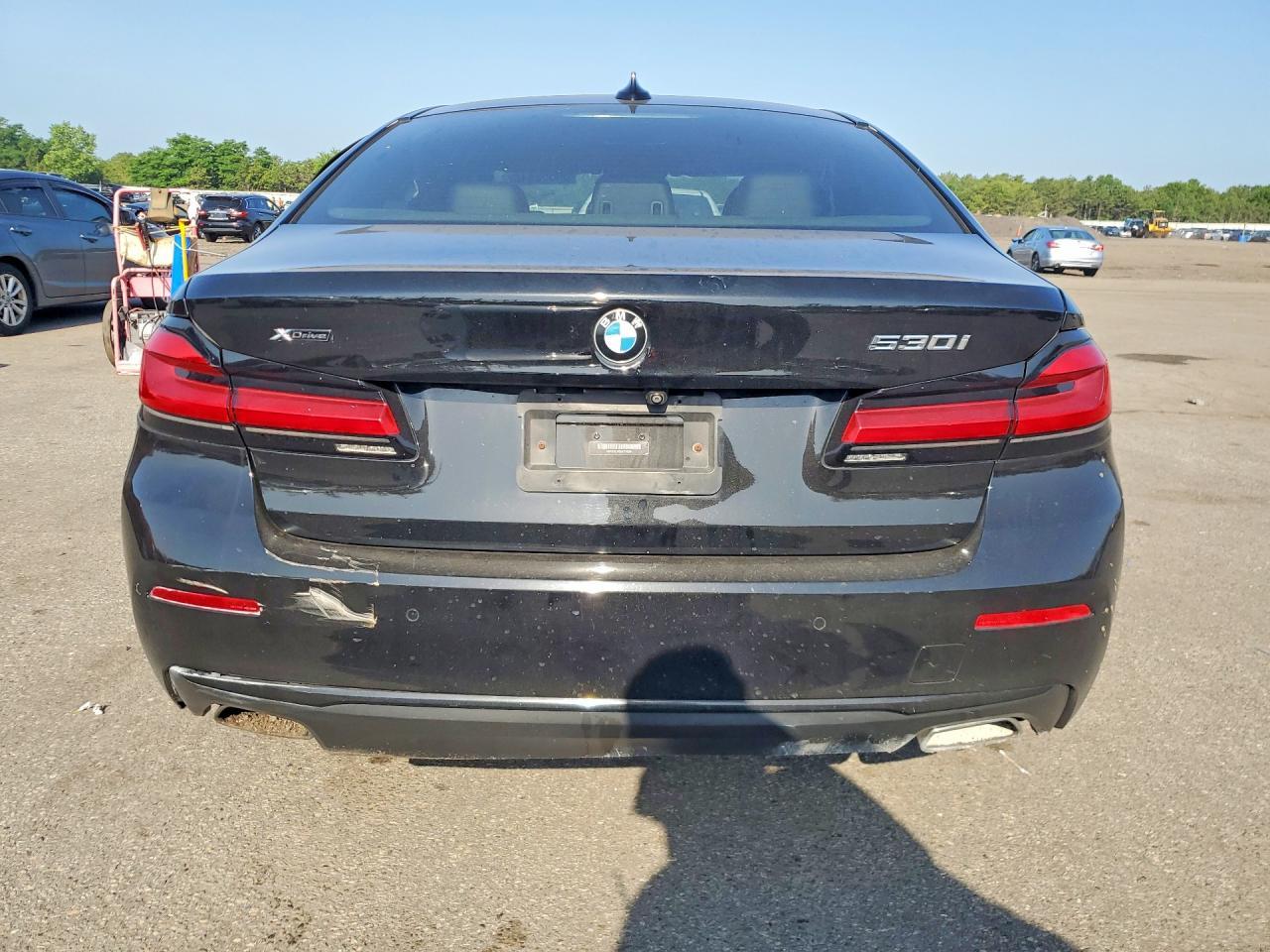 2021 BMW 530 Xi - Image 6