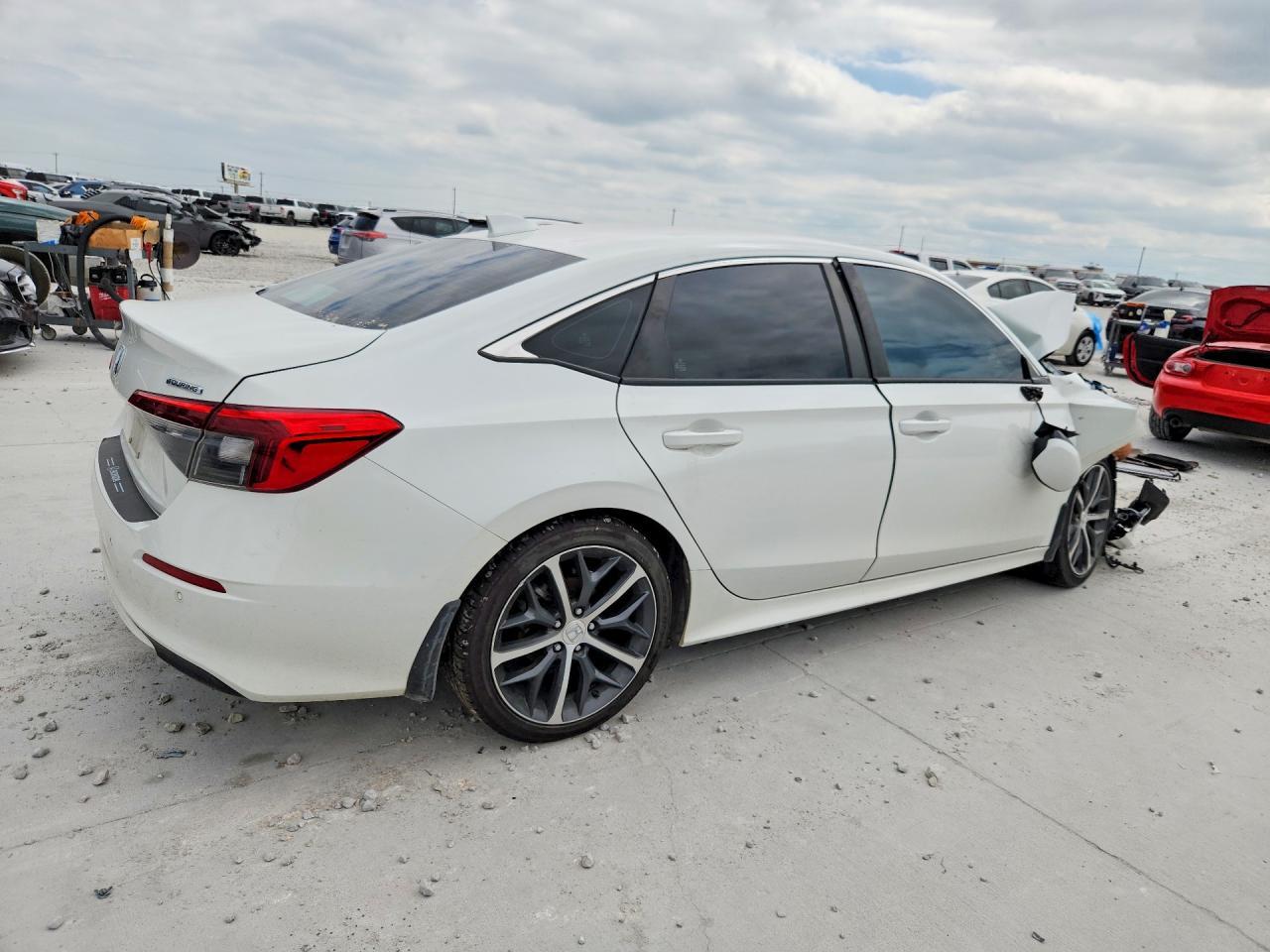 2023 Honda Civic Touring - Image 3