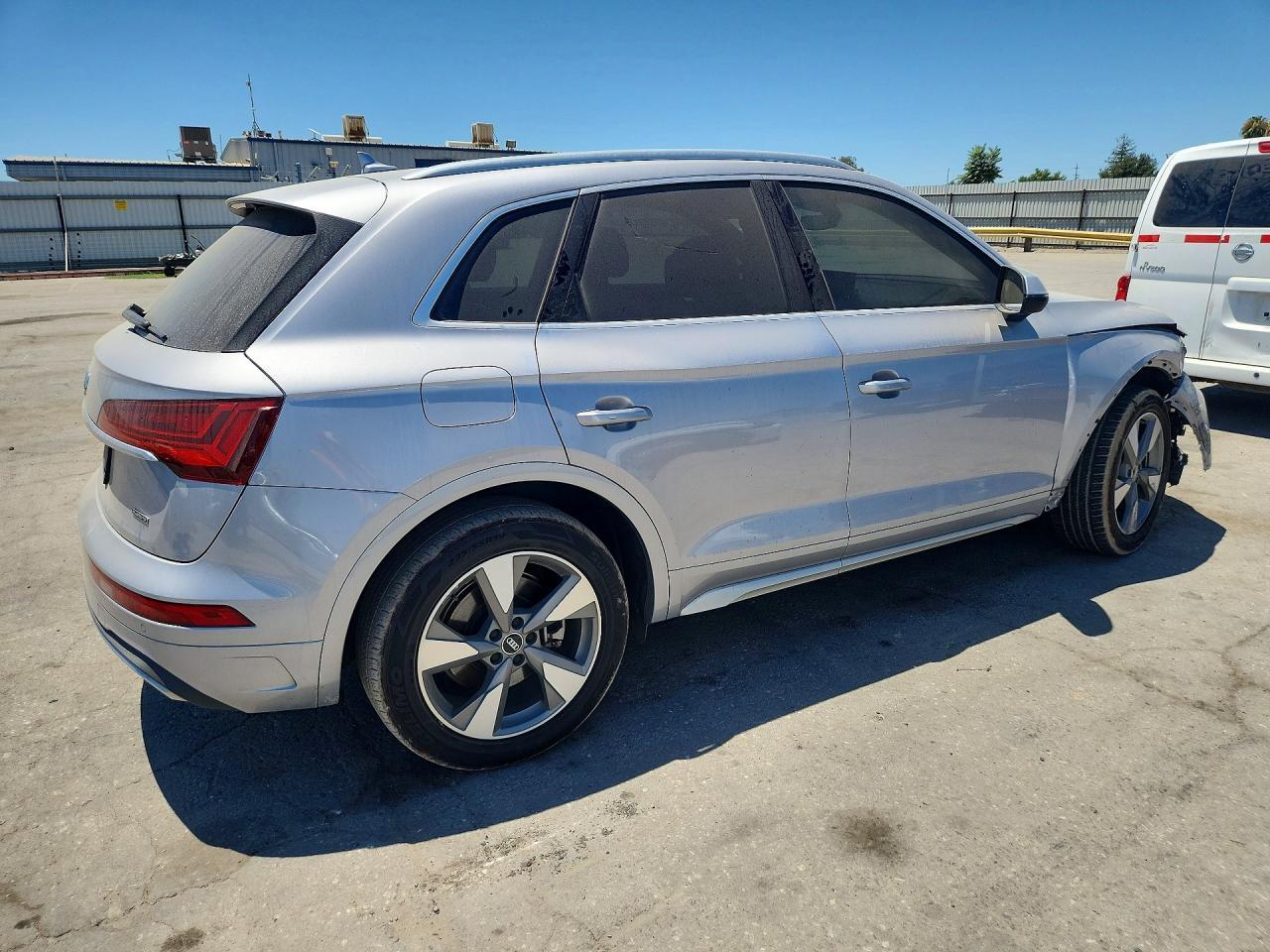 2022 Audi Q5 Premium Plus 40 - Фото 3