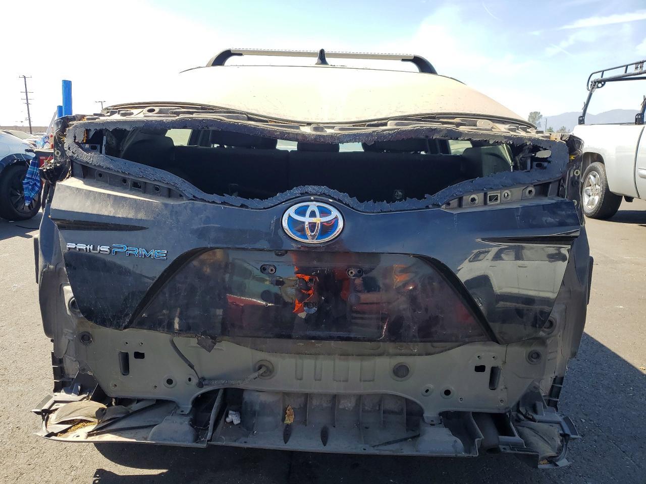 2020 Toyota Prius Prime Le - Фото 6
