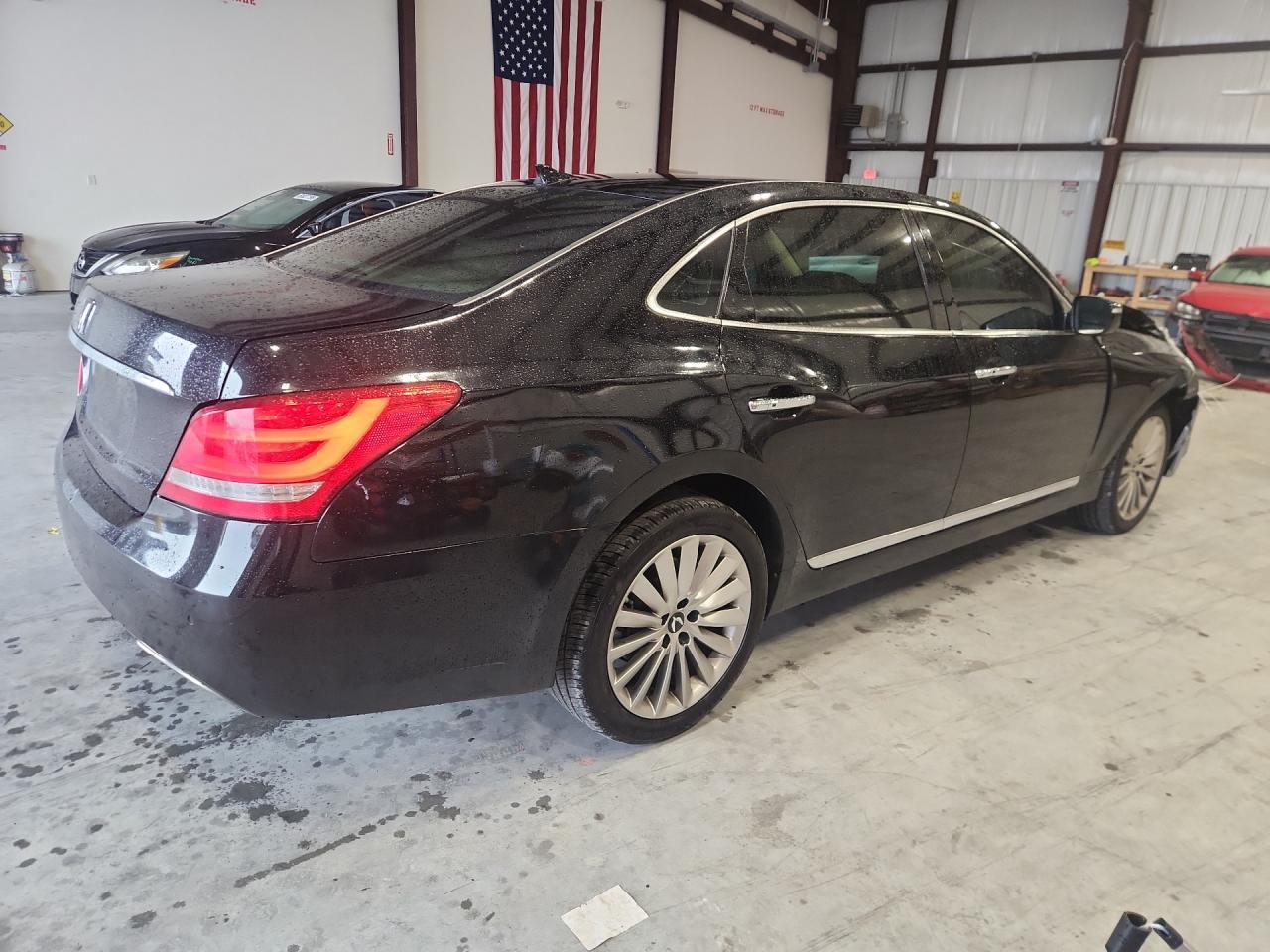 2014 Hyundai Equus Signature - Image 3
