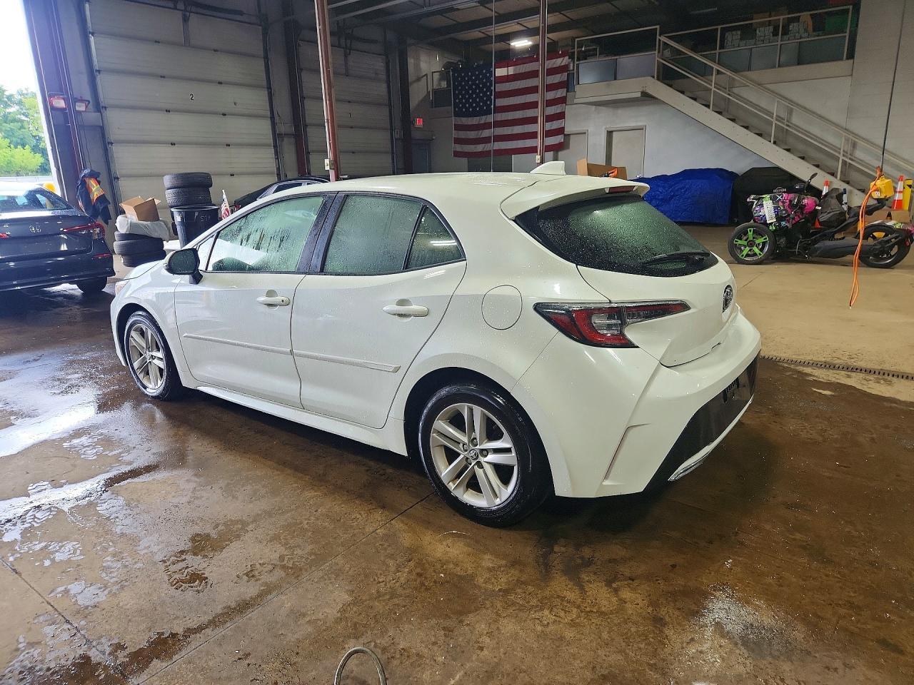 2019 Toyota Corolla Hatchback Se - Фото 2