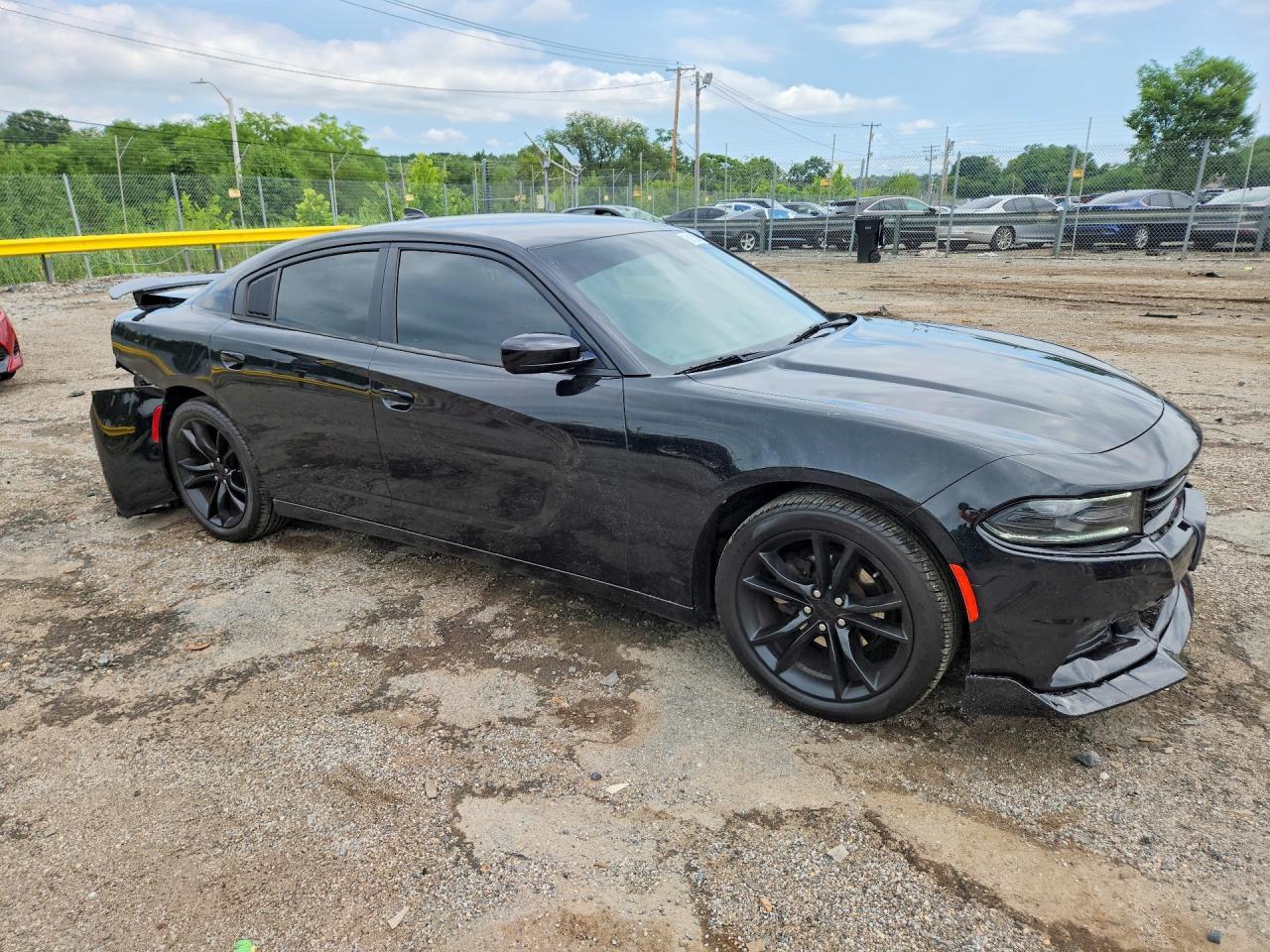 2016 Dodge Charger Sxt - Image 4