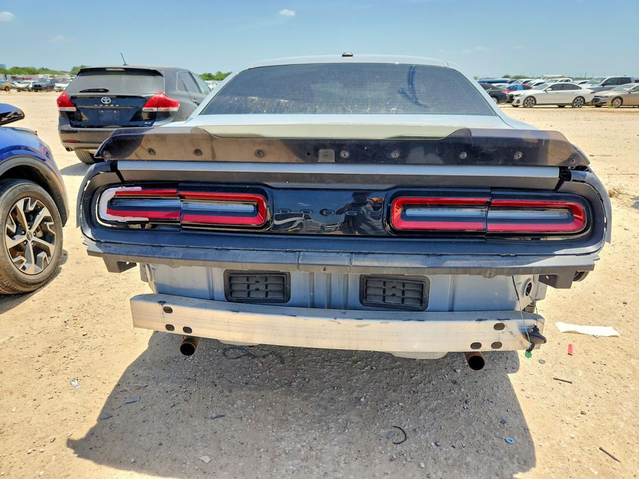 2022 Dodge Challenger Sxt - Фото 6