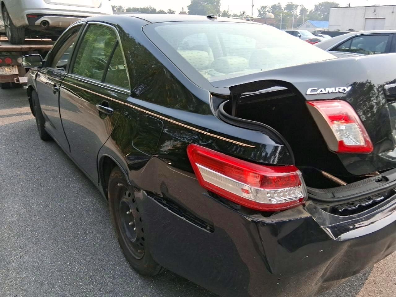 2010 Toyota Camry Le - Фото 2