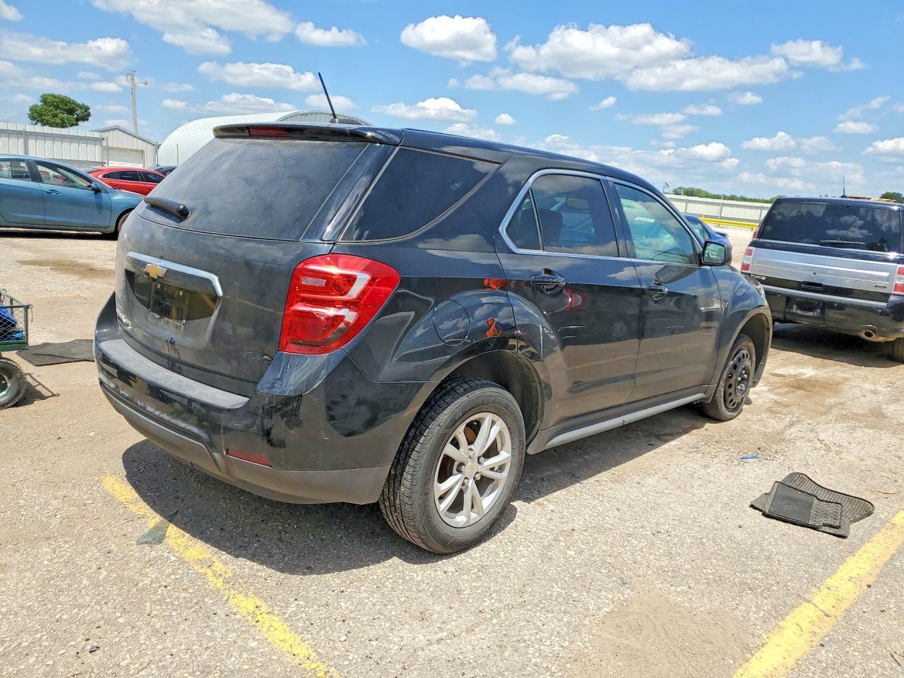 2017 Chevrolet Equinox Ls - Фото 3