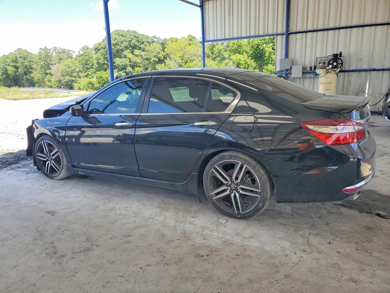 2016 Honda Accord Sport - Image 2