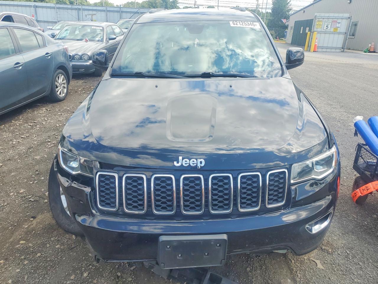 2021 Jeep Grand Cherokee Laredo - Image 5