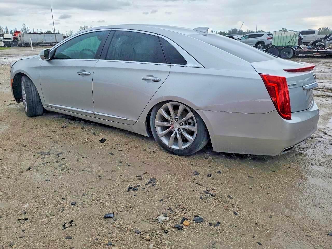 2017 Cadillac Xts Luxury - Image 2