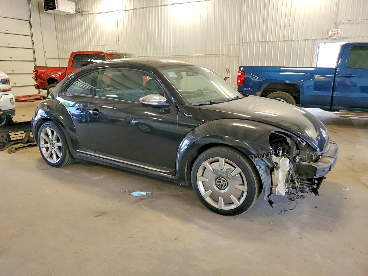 2013 Volkswagen Beetle Turbo - Фото 4