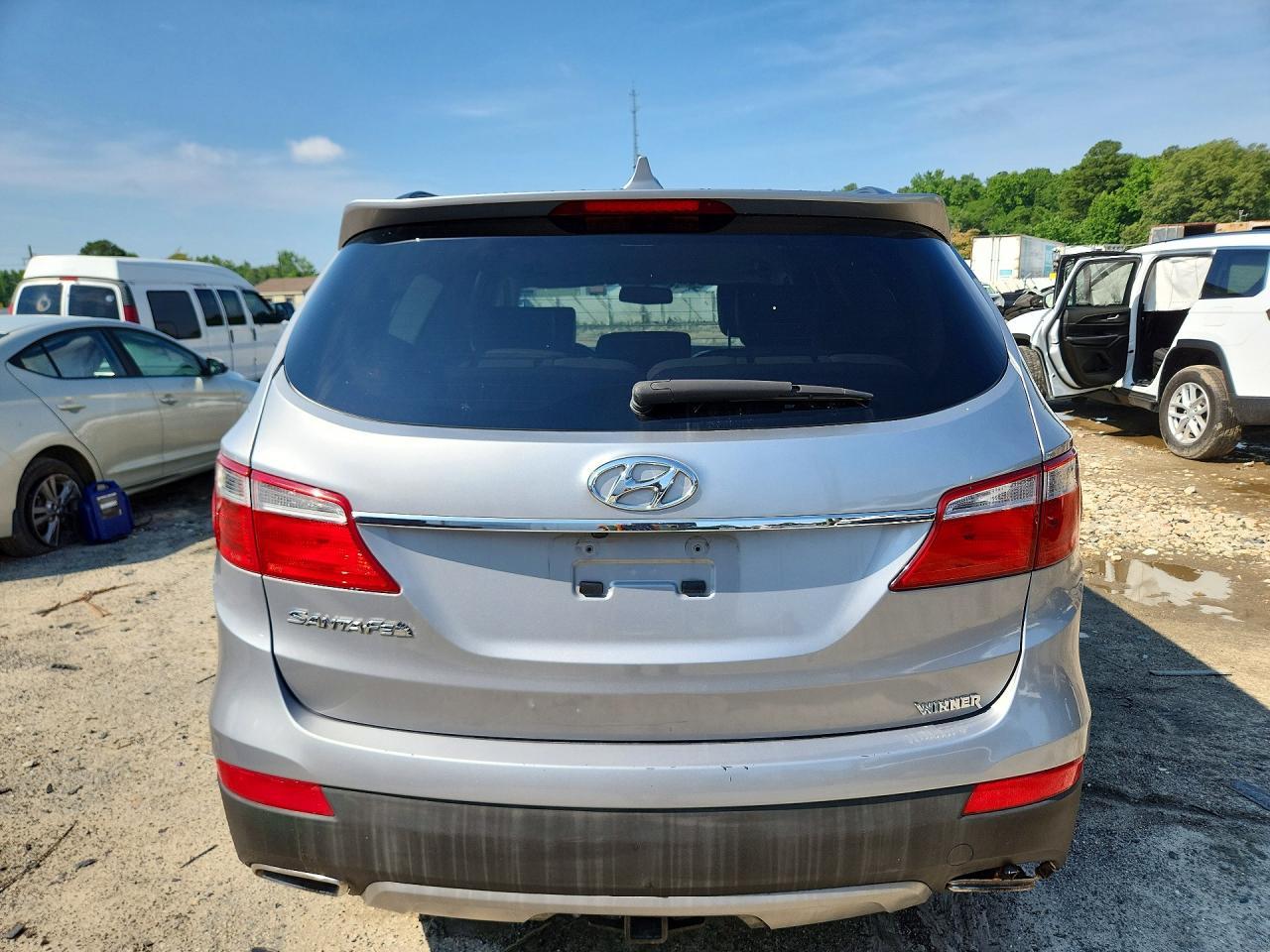2014 Hyundai Santa Fe Gls - Image 6