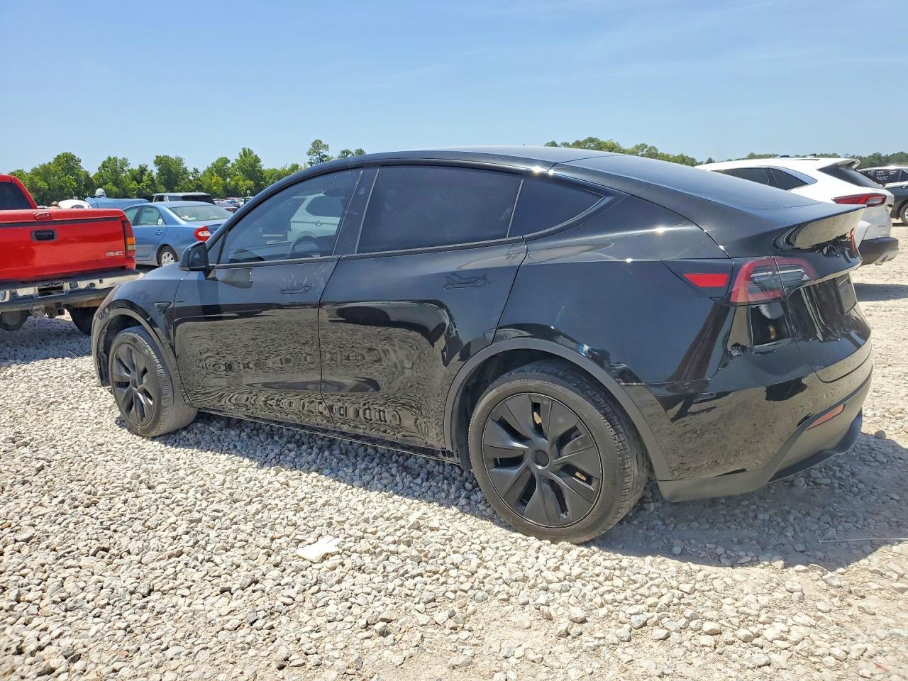 2024 Tesla Model Y - Фото 2