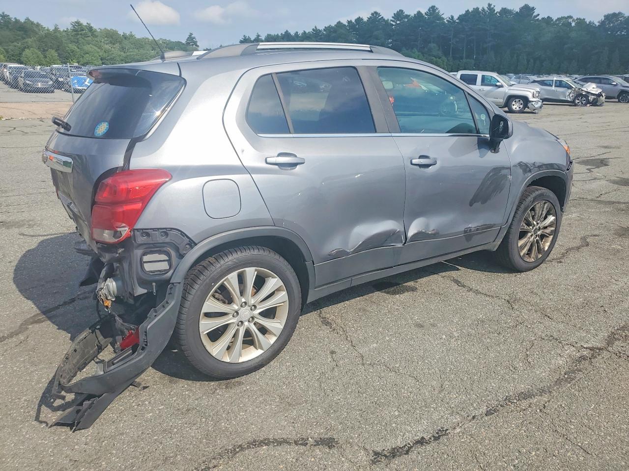 2020 Chevrolet Trax Premier - Image 3
