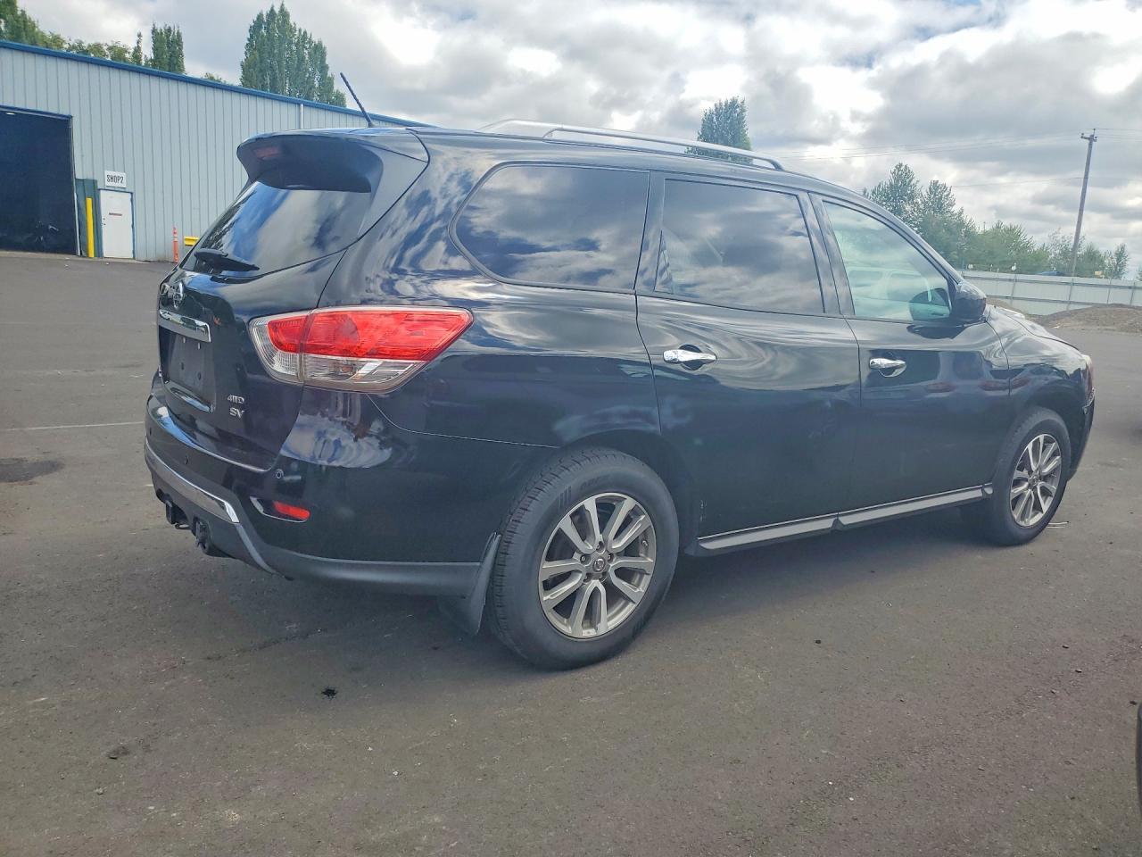 2013 Nissan Pathfinder S - Фото 3