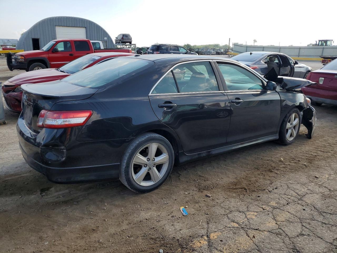 2011 Toyota Camry Se V6 - Image 3