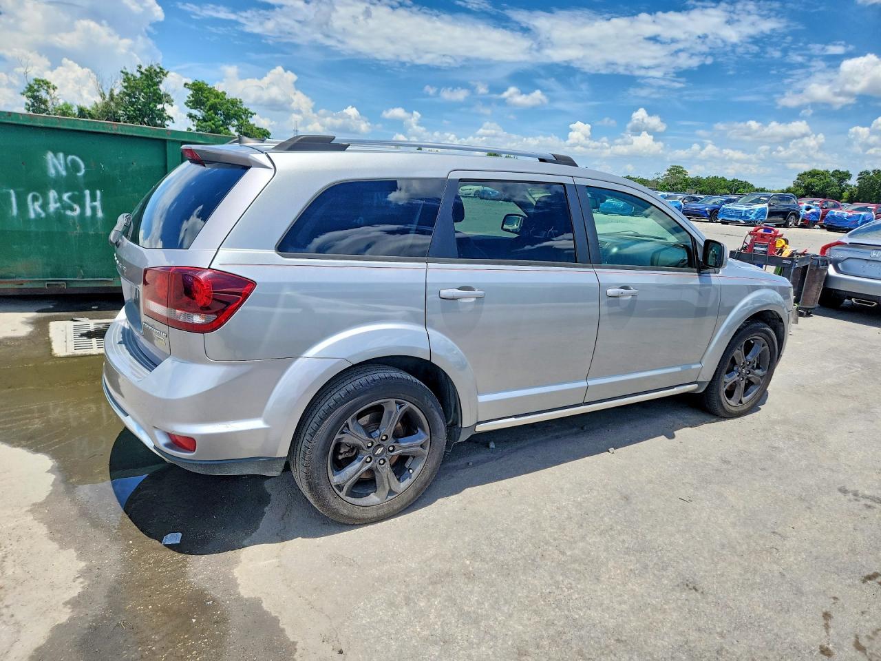 2019 Dodge Journey Crossroad - Image 3