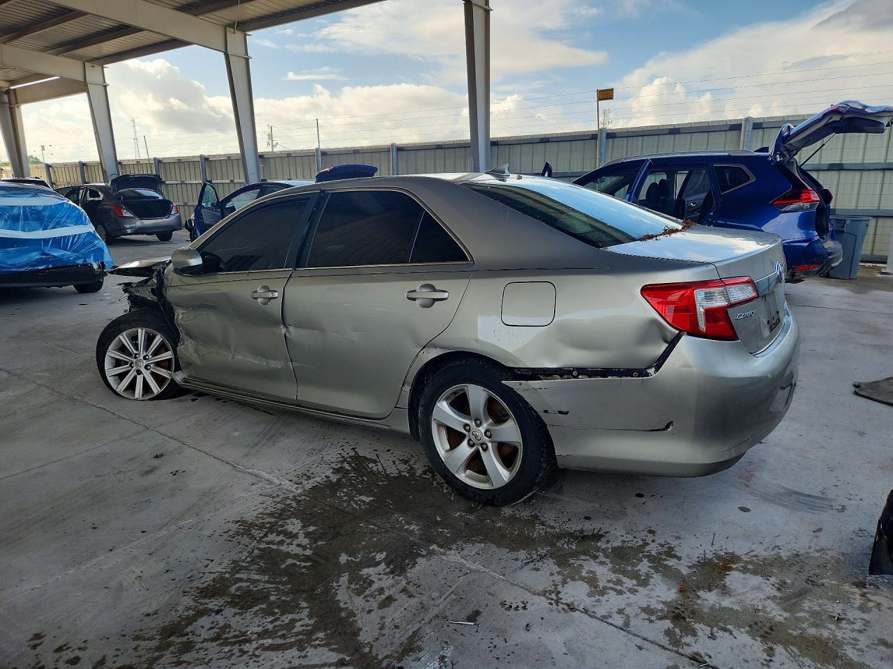 2013 Toyota Camry Hybrid Xle - Фото 2