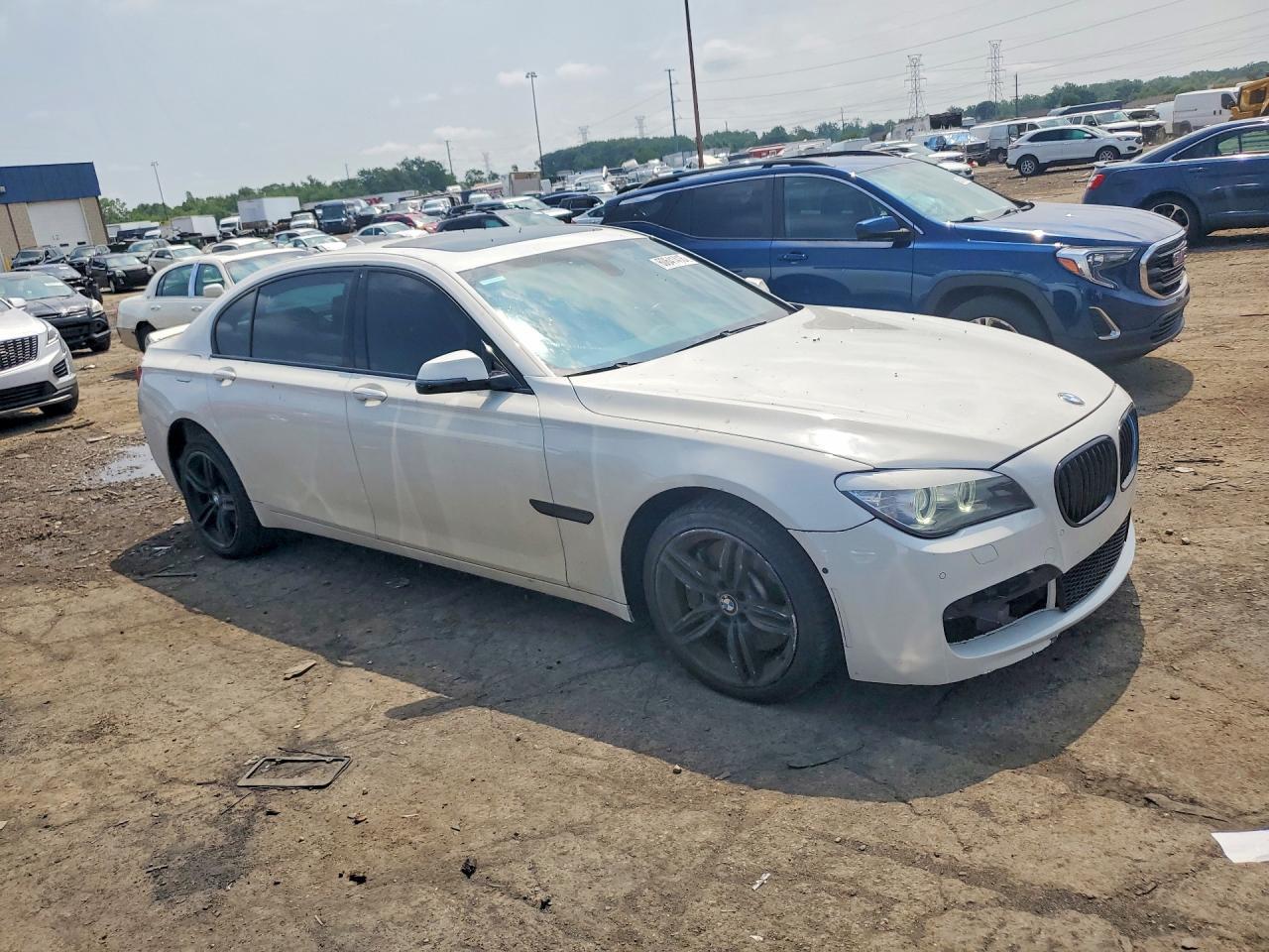 2013 BMW 750 Li - Image 4