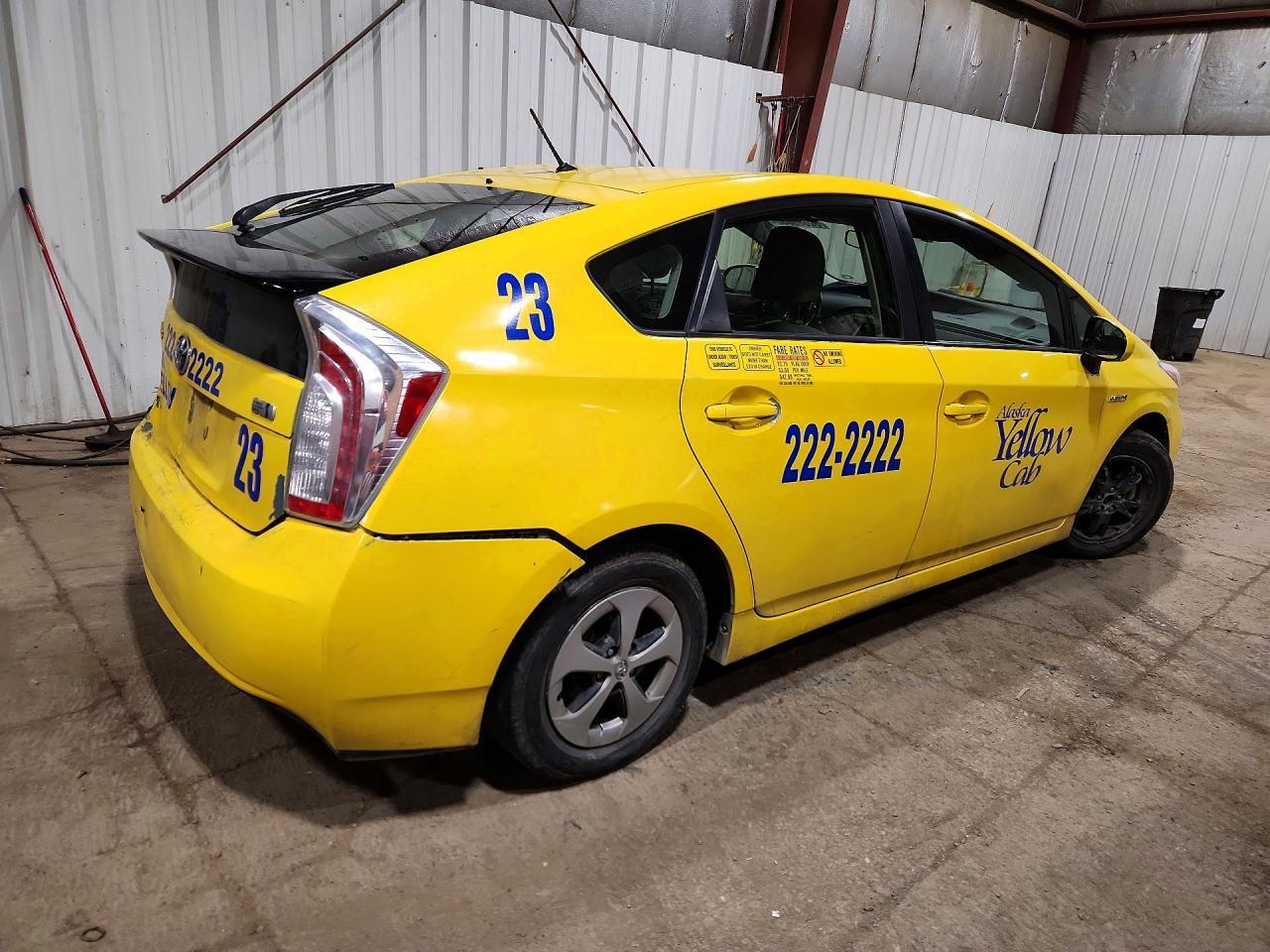 2012 Toyota Prius Two - Фото 3