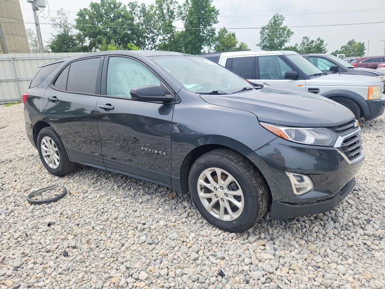 2018 Chevrolet Equinox Ls - Фото 4
